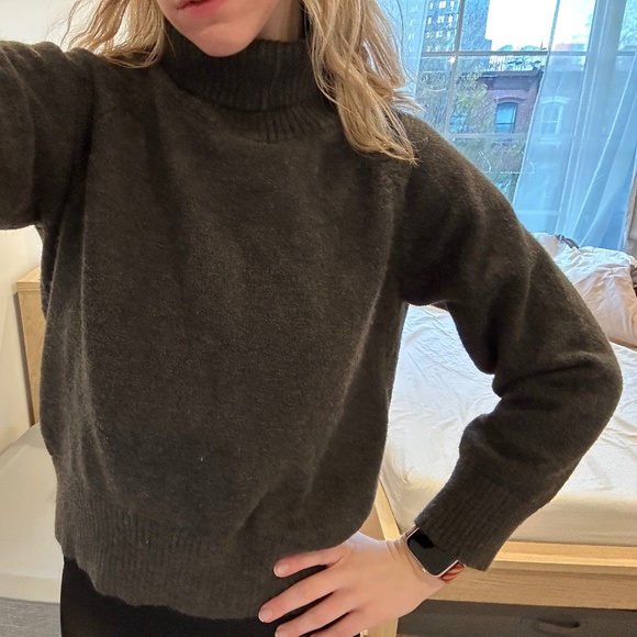 Wool-blend🖤mock neck sweater - Picture 1 of 4